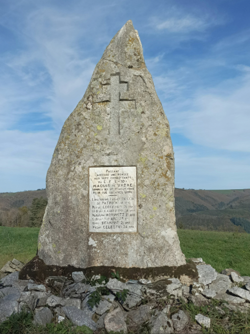 La stèle des maquis de Vabre, avec les noms des résistants tués le 8 août 1944.