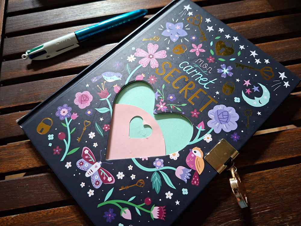 Du carnet secret de petite fille au livre imprimé pour célébrer l’enfance.